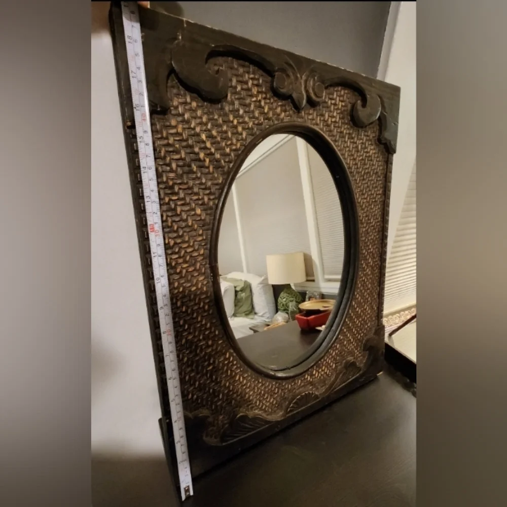Vintage Elegant Rattan Oval Wall Mirror
